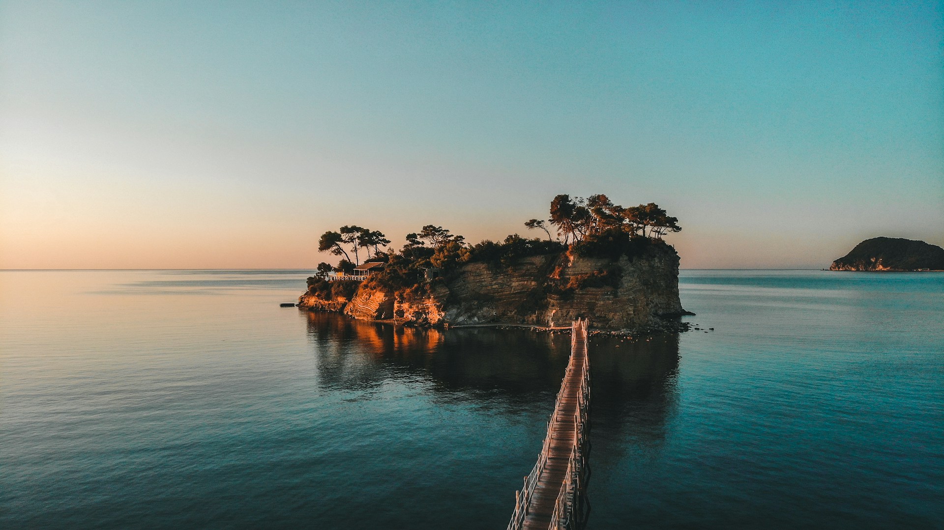kevin-charit-yEyyluiNr1c-unsplash