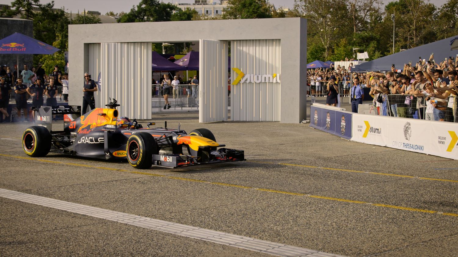 Red Bull Showrun by ALUMIL_Announcement (14)