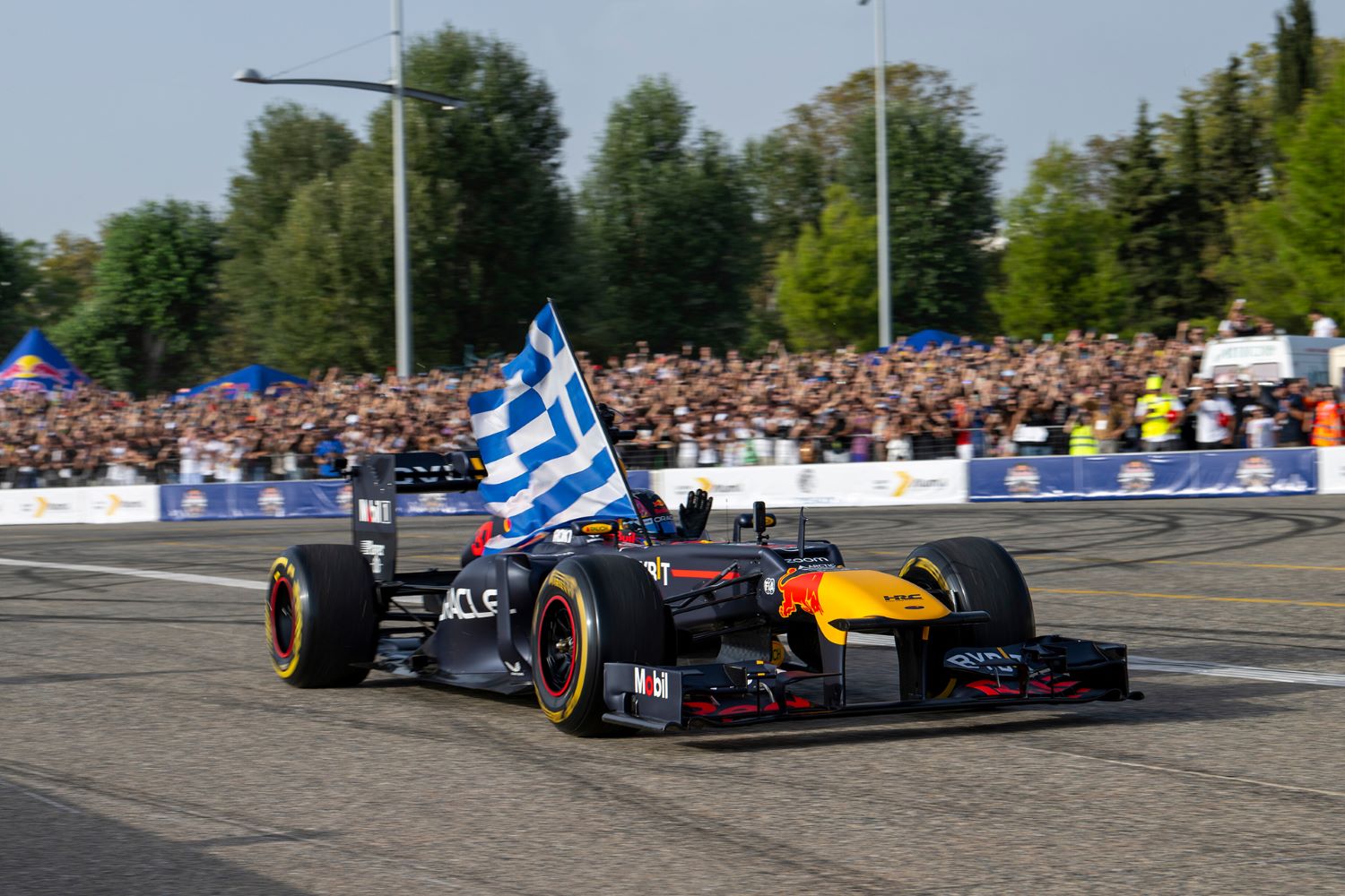 Red Bull Showrun by ALUMIL_Announcement (4)