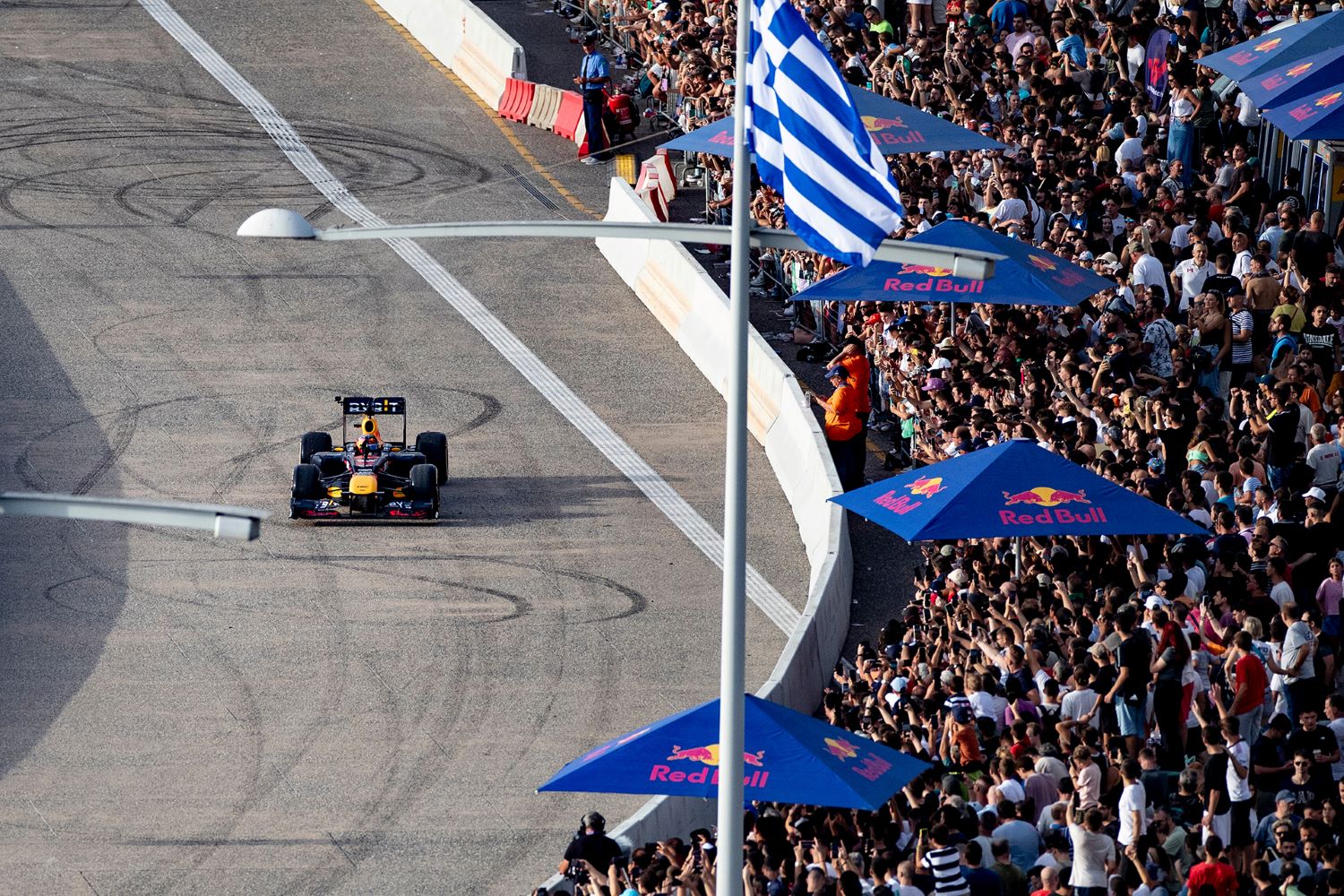 Red Bull Showrun by ALUMIL_Announcement (5)