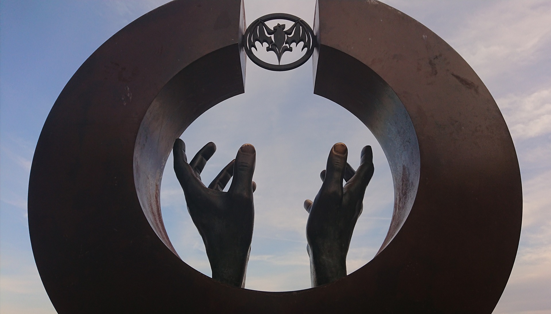 bacardi-monument-4266274_1920