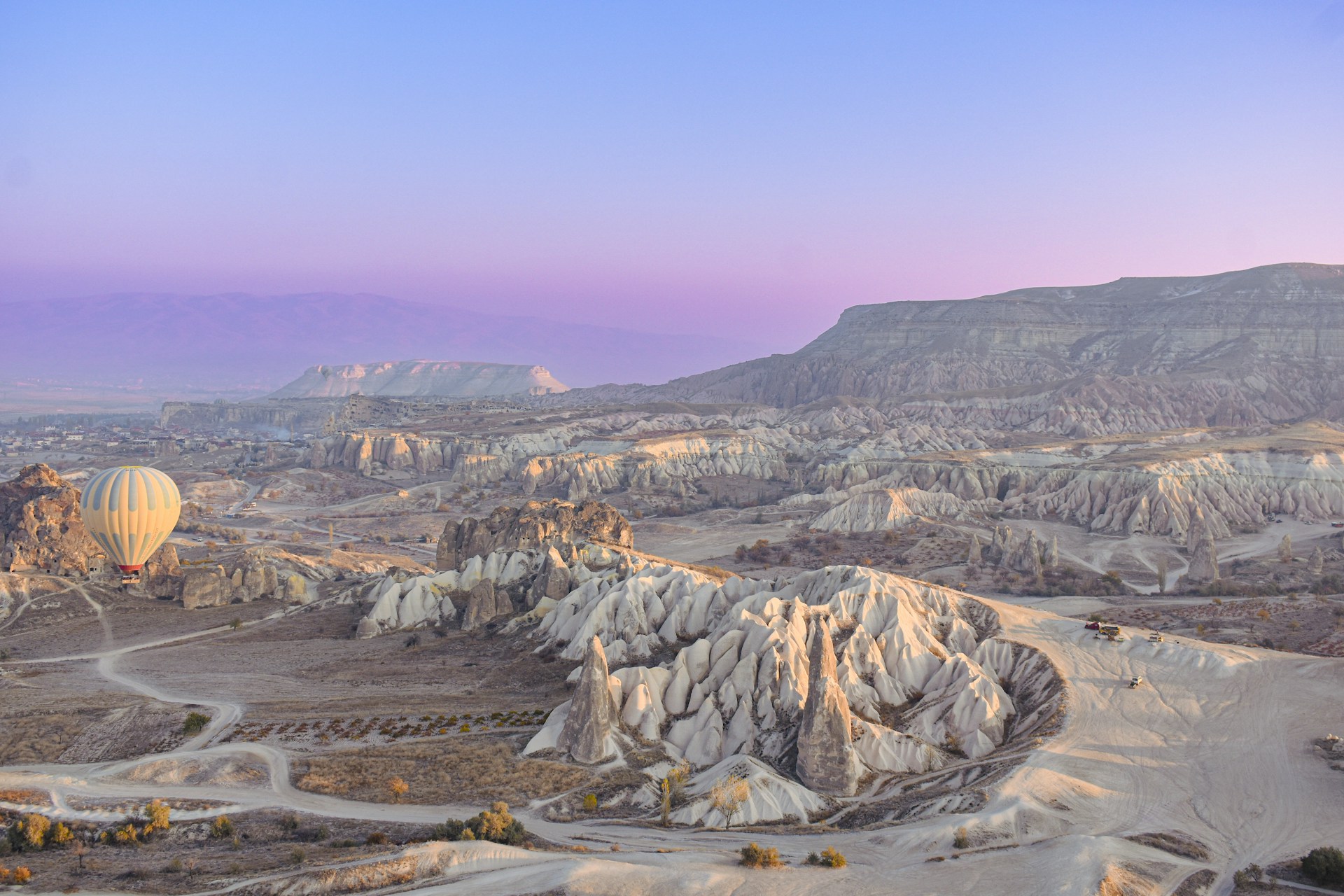 sofi-5LWSIliFctg-unsplash
