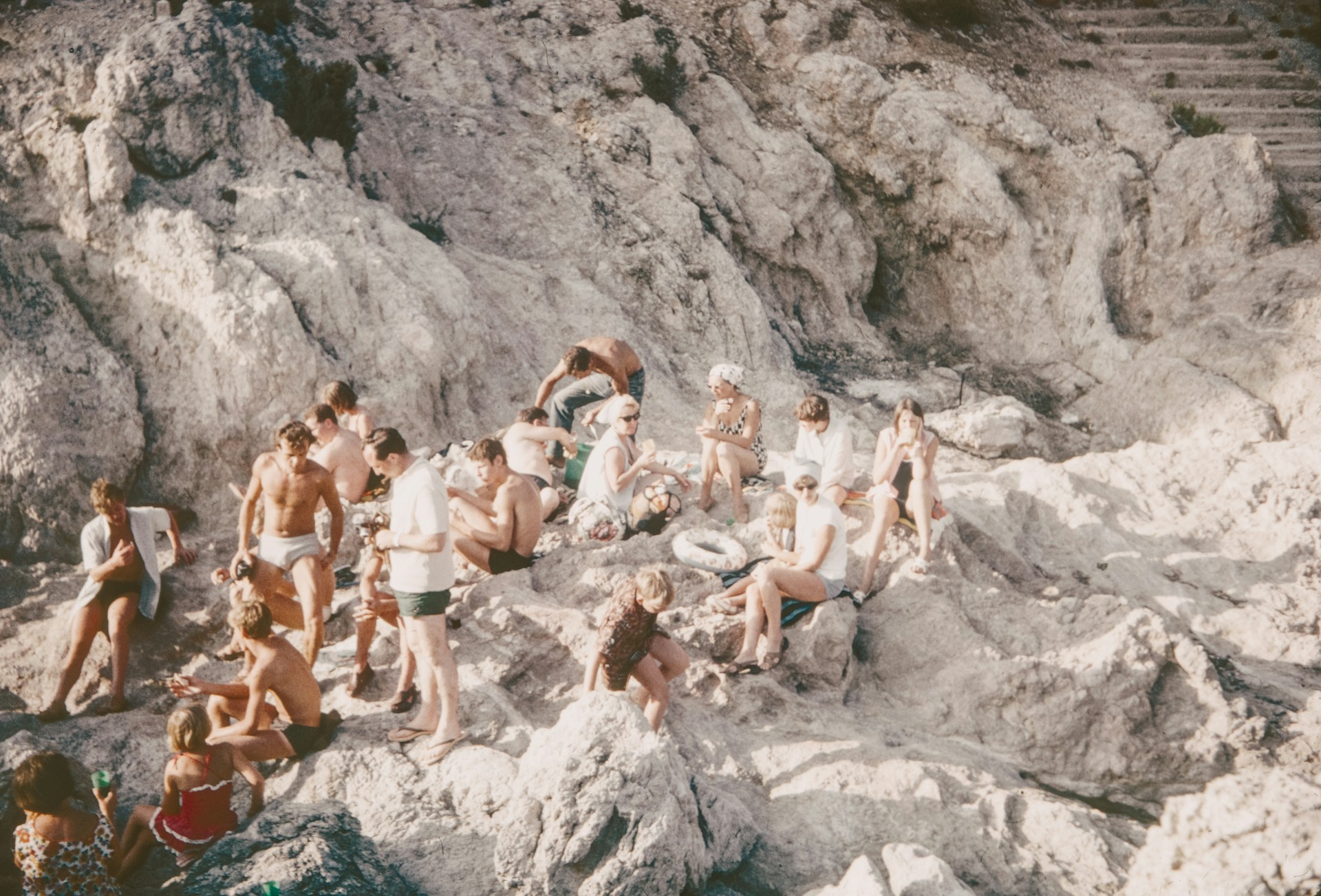 vintage beach photo 9-unsplash