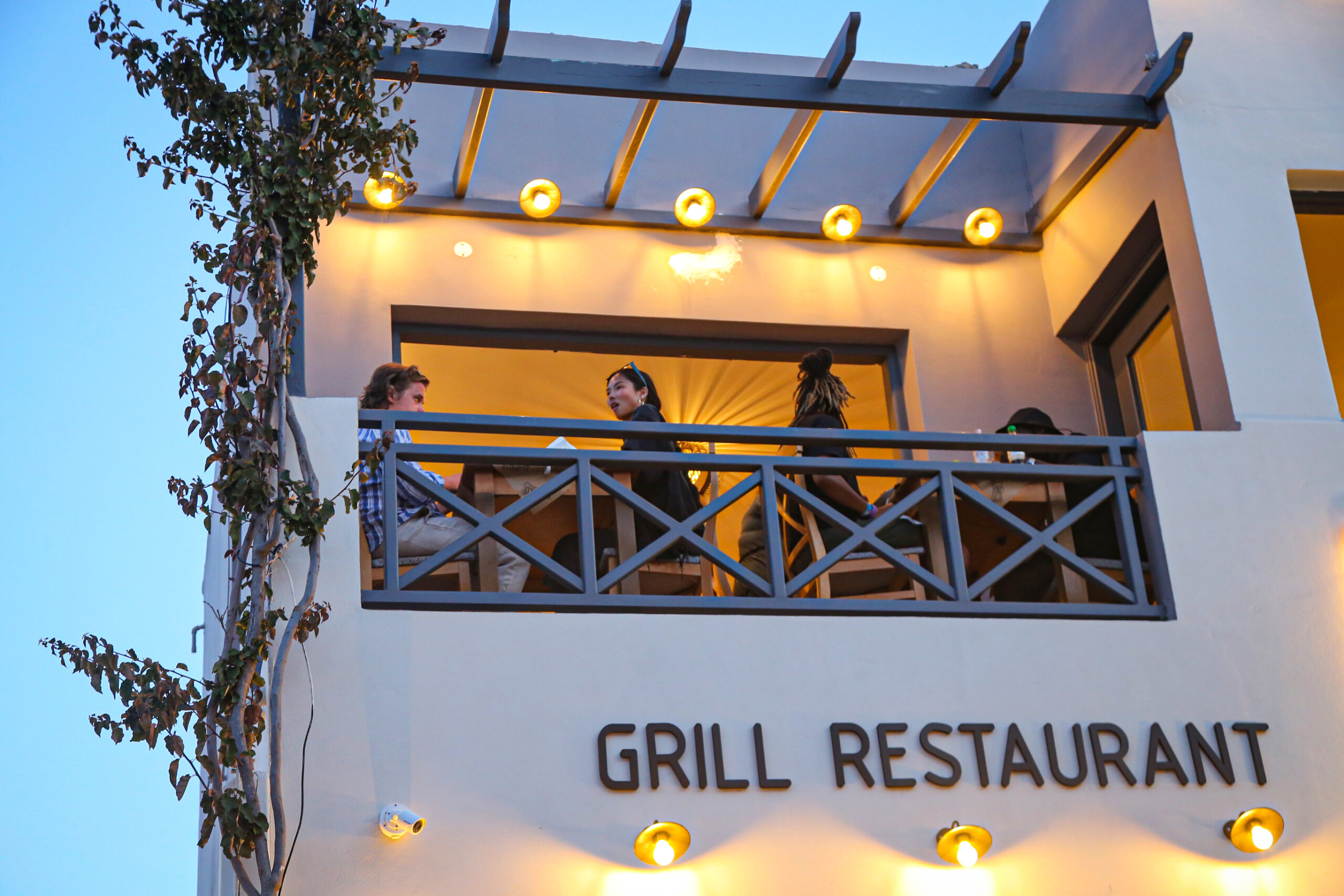 El-Greco-Santorini-Balcony-scaled