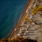 Τα κύματα καλούν: Οι 10 καλύτερες παραλίες στην Ελλάδα για water sports και beach party όλη μέρα