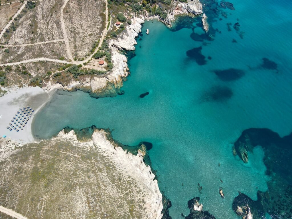 Με 150 ευρώ όλα μέσα: Τα 8 ελληνικά νησιά που νικούν την ακρίβεια του καλοκαιριού