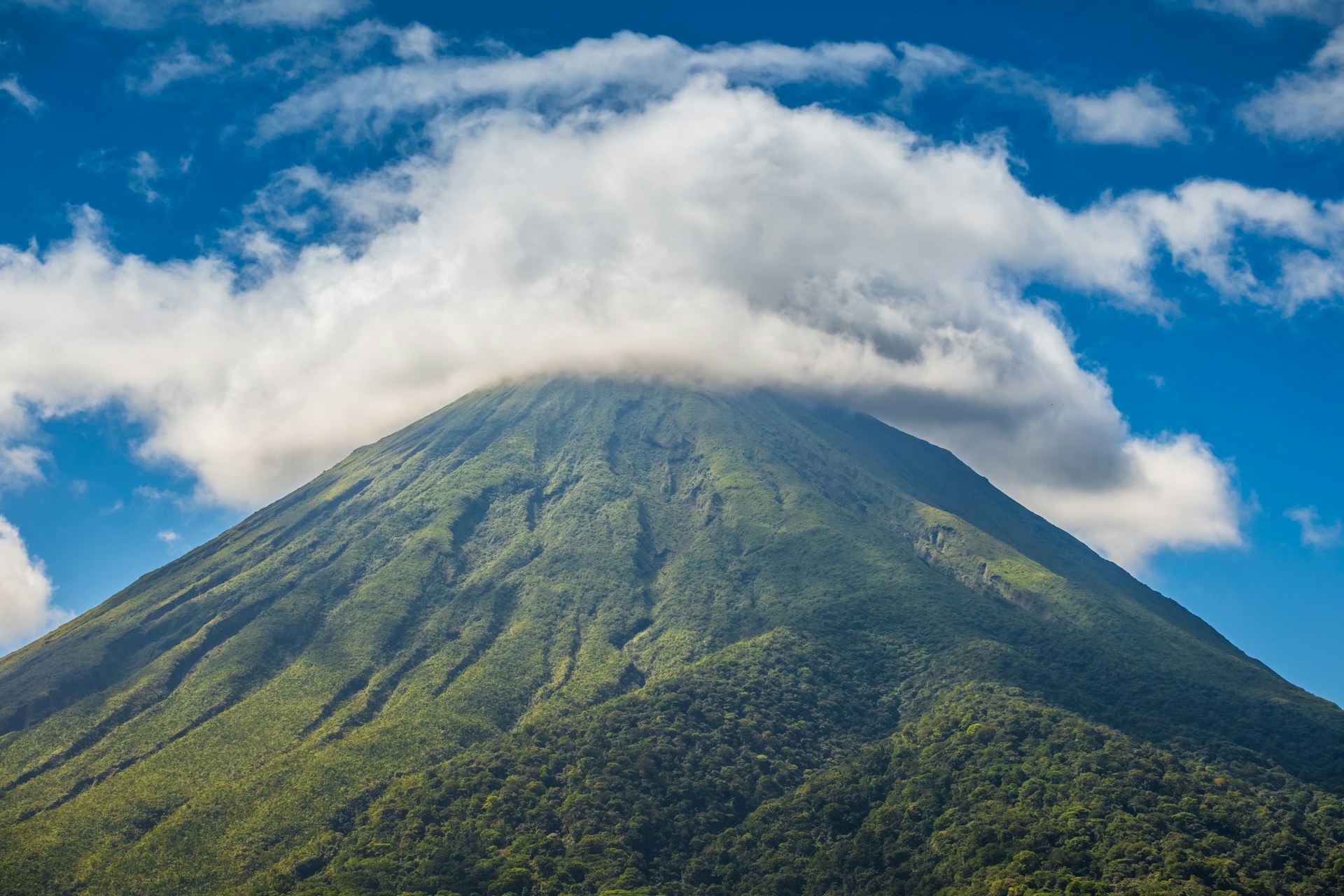 mount_arenal-unsplash