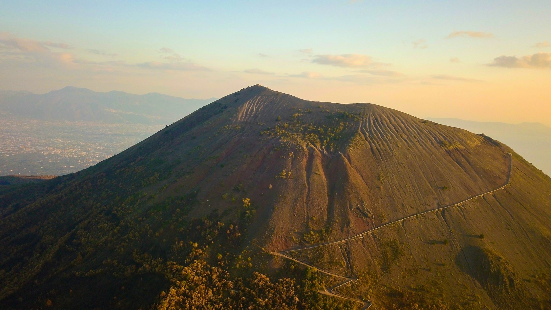 mount_vesuvius-unsplash