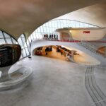 Αεροδρόμια-Θαύματα: Από spa και pet rooms μέχρι τρένα και… μουσεία