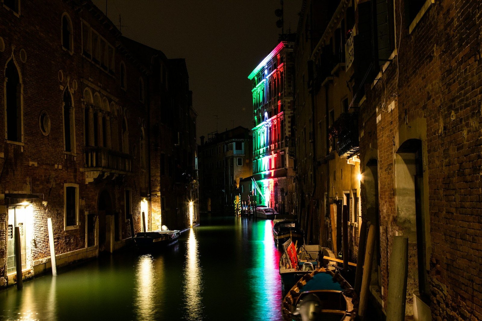 venice_flag-unsplash