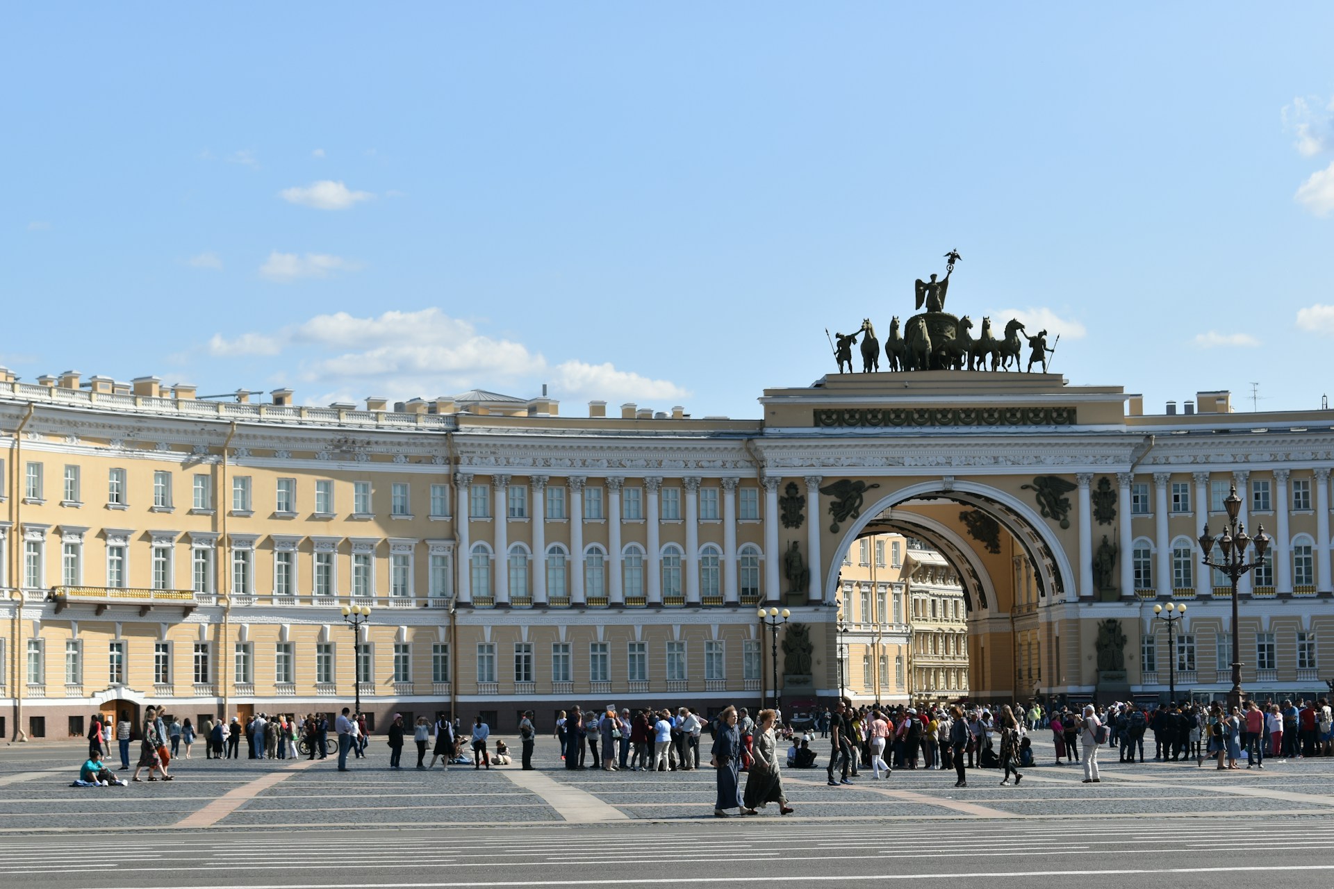 petroupoli_13_unsplash