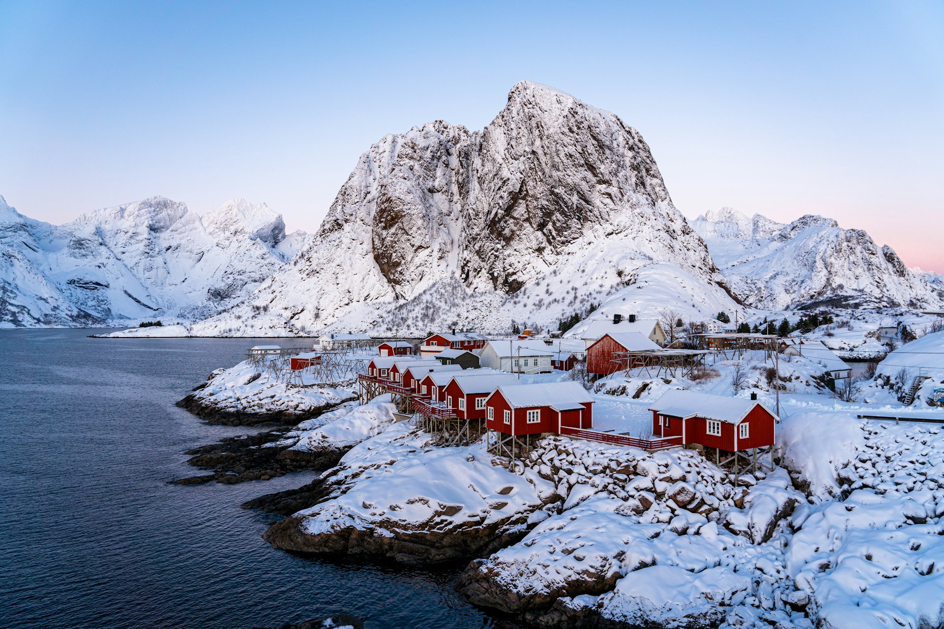Lofoten_1-unsplash