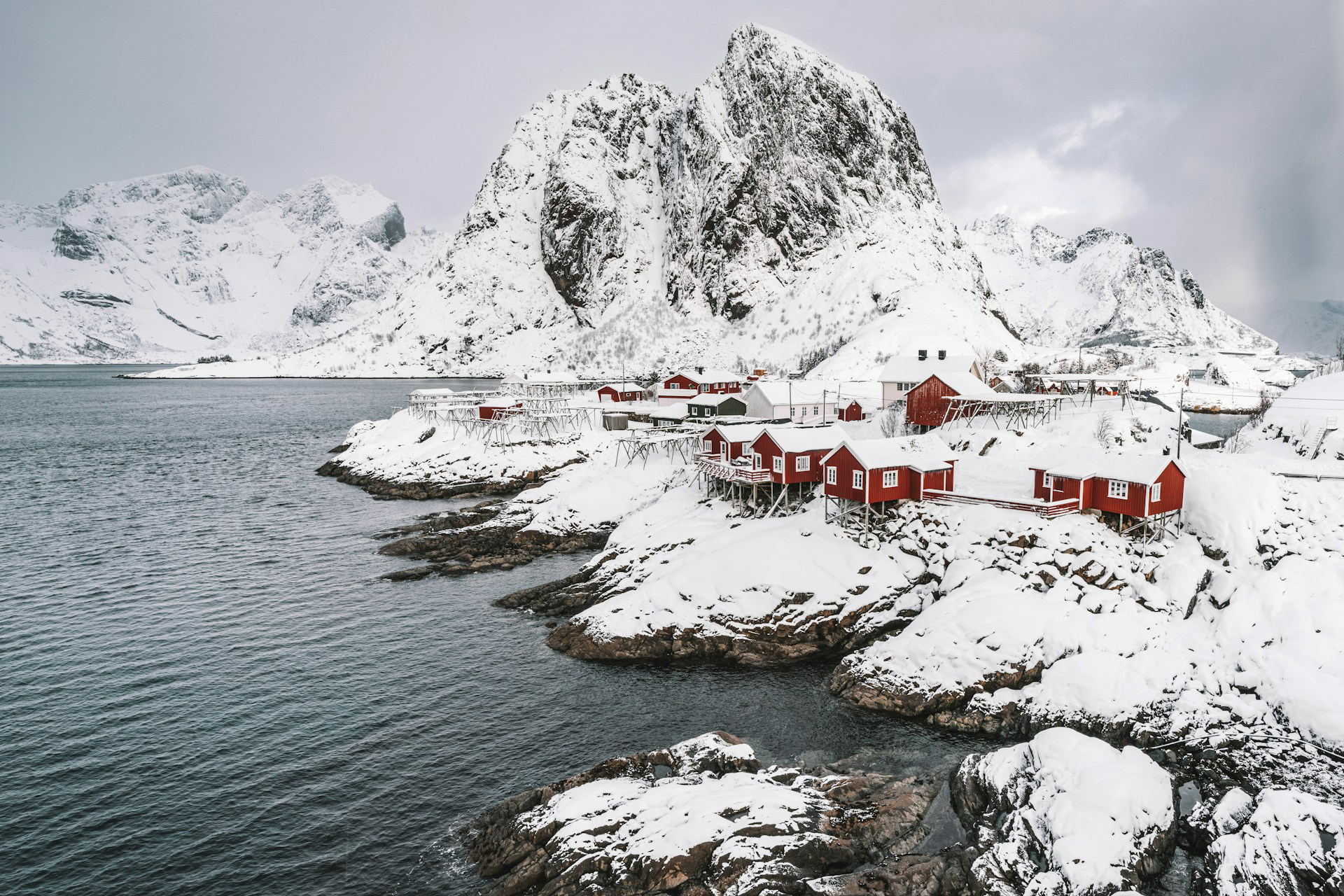 Lofoten_2-unsplash