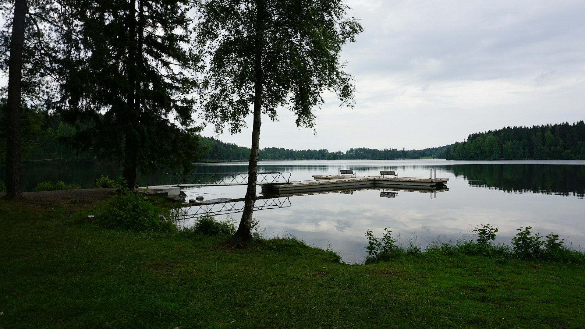 oslo_7_lake-unsplash