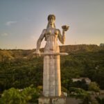 Το νέο “Dubai της Ευρώπης”: η πόλη που γεμίζει influencers, εκατομμυριούχους και digital nomads — γιατί όλοι μιλούν πλέον για την Τιφλίδα