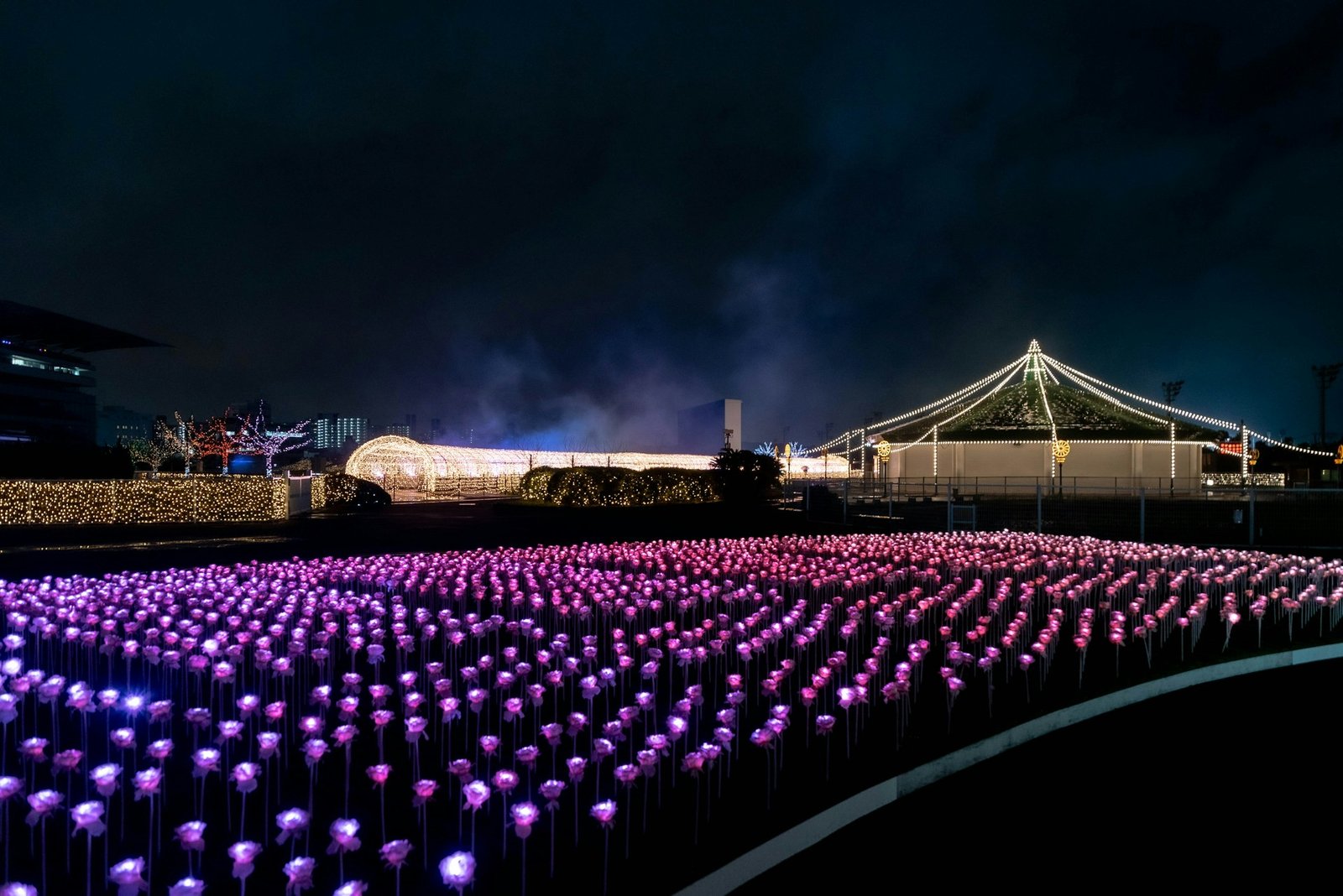 tokyo_christmas_2-unsplash