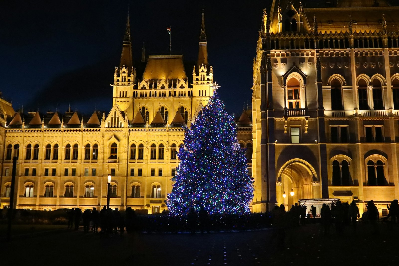 budapest_christmas_6-unsplash