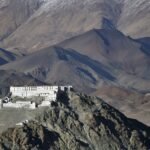 HANLE – ΤΟ ΧΩΡΙΟ ΠΟΥ ΑΚΟΥΜΠΑ ΤΑ ΑΣΤΡΑ