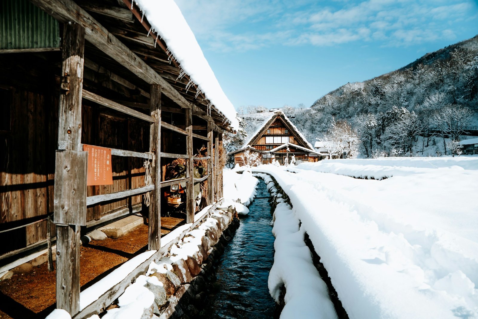 Shirakawa-go_1-unsplash