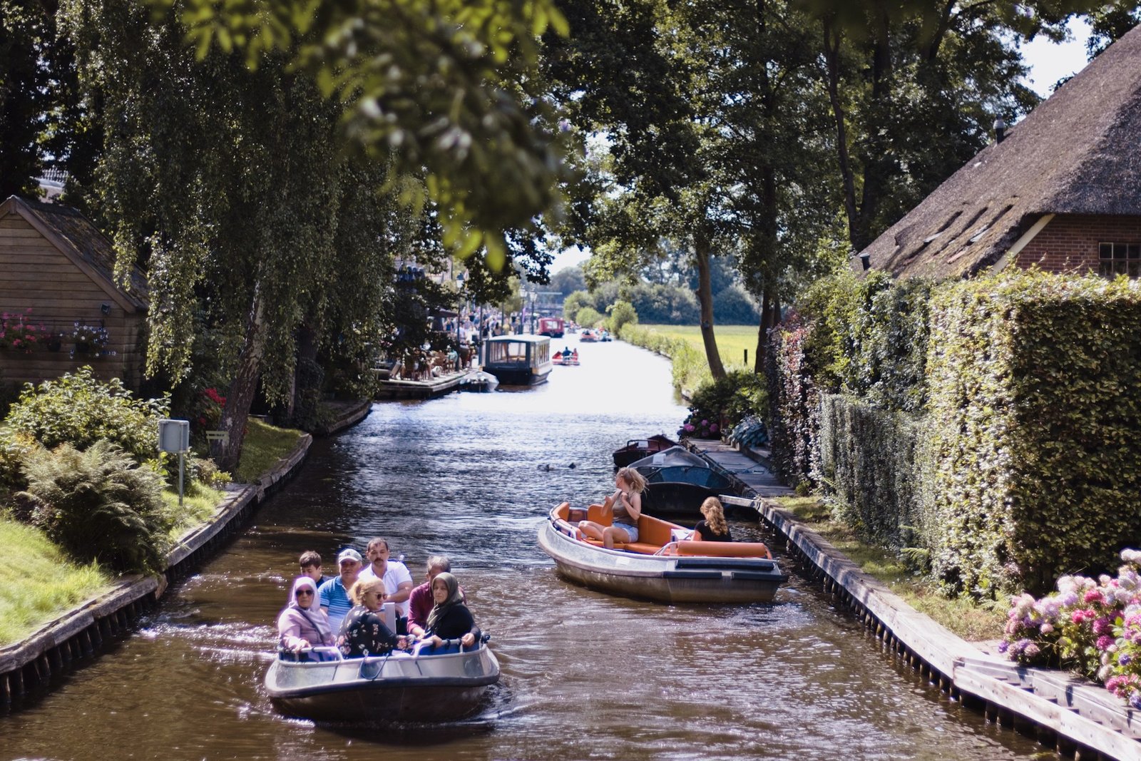 Giethoorn_2-unsplash