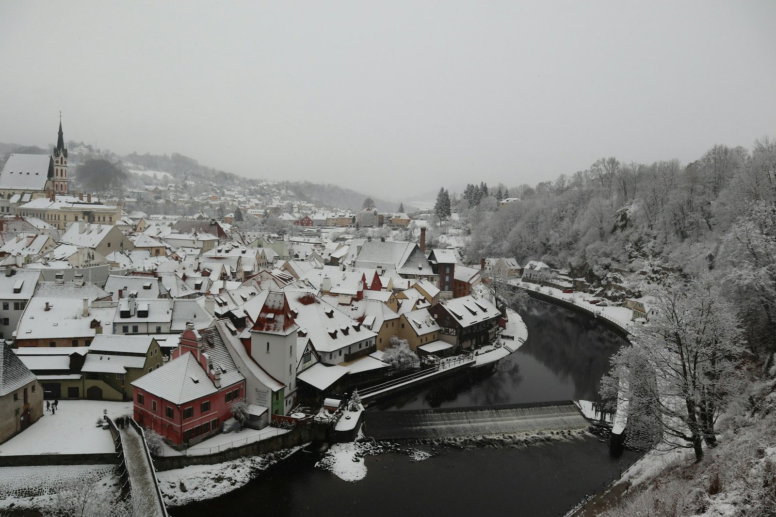 cesky krumlov_1-unsplash