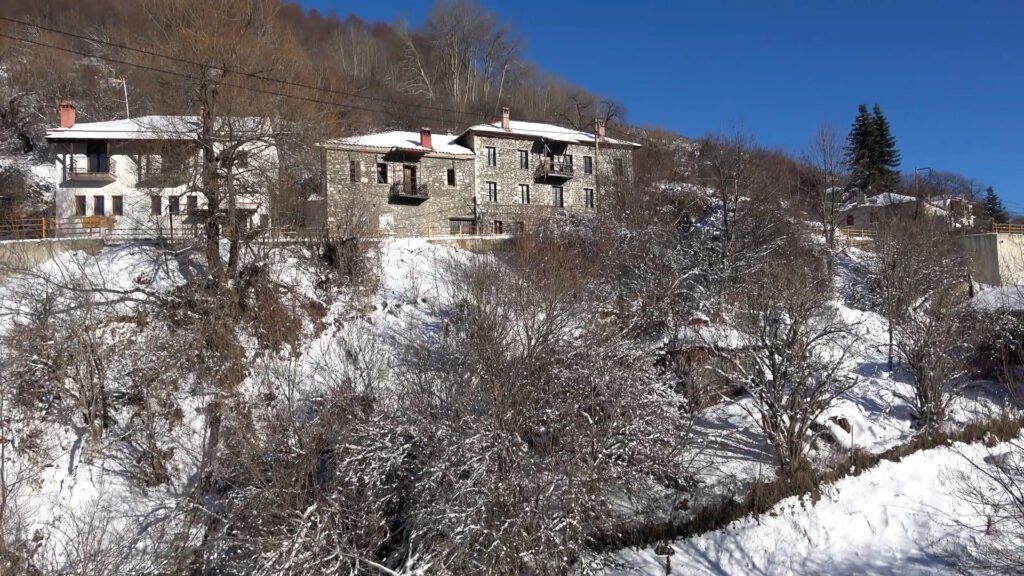 Πισοδέρι & Φλώρινα: χειμώνας αληθινός, φωτιές αποκριάτικες και μια Μακεδονία που συγκινεί