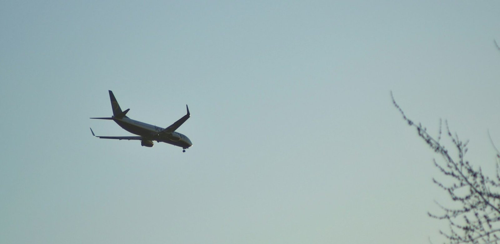 poland_plane_1-unsplash