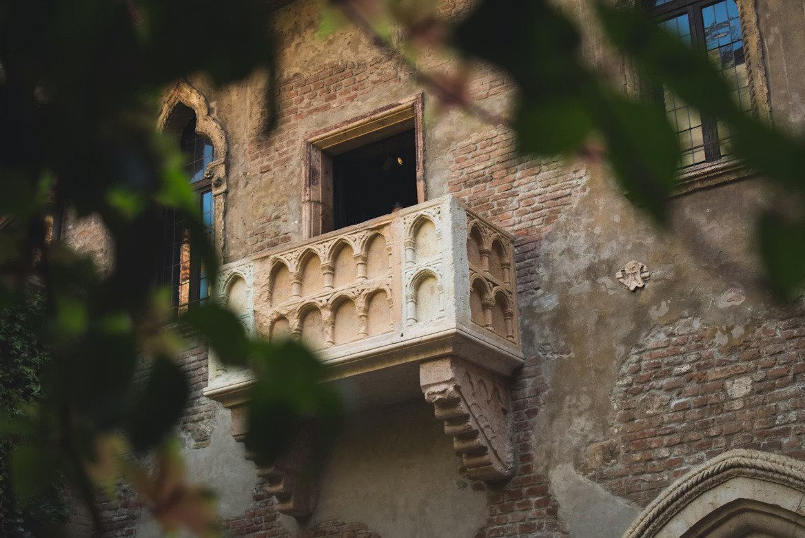 verona_balcony_unsplash_3