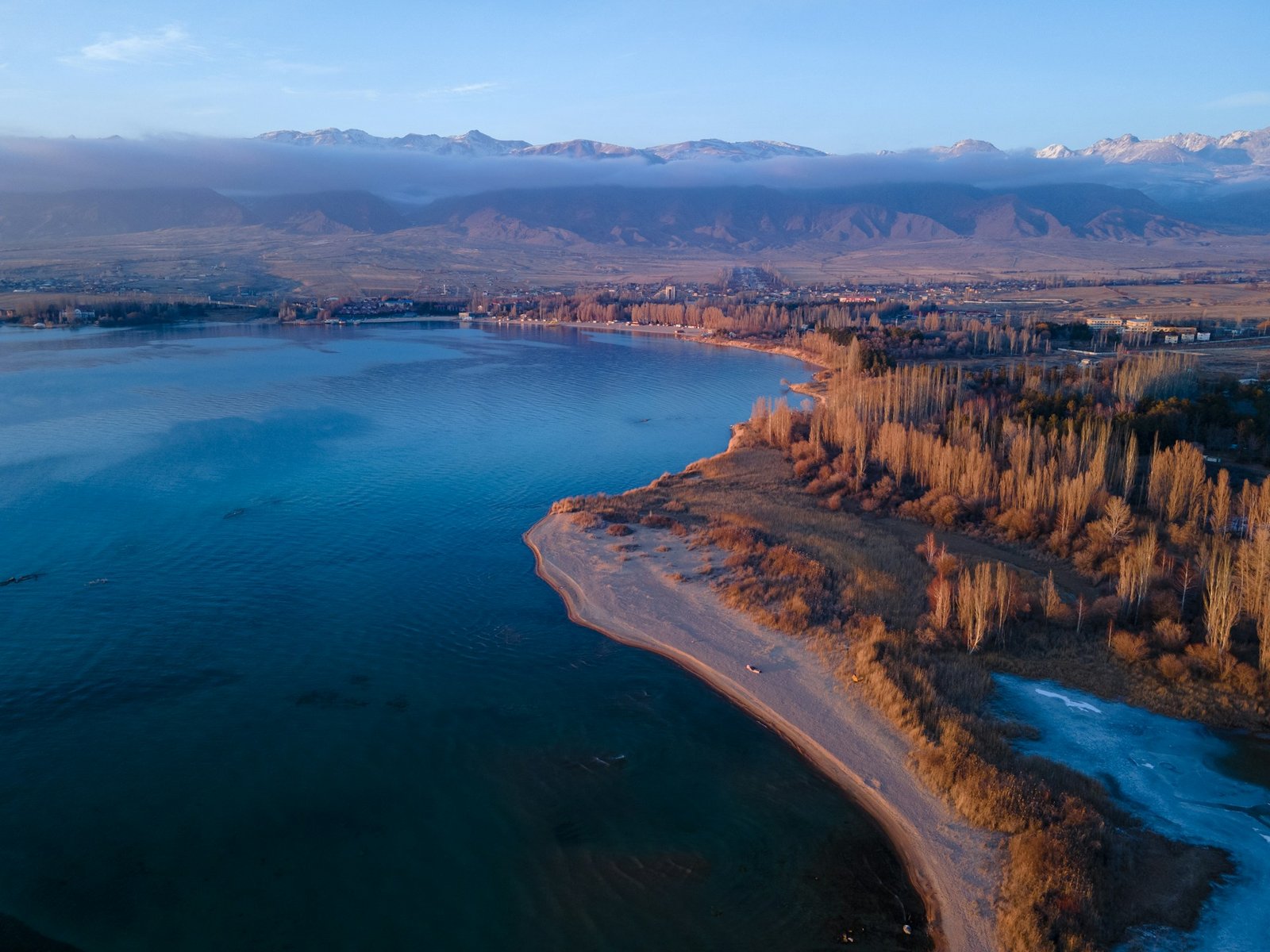 Issyk Kul_1-unsplash