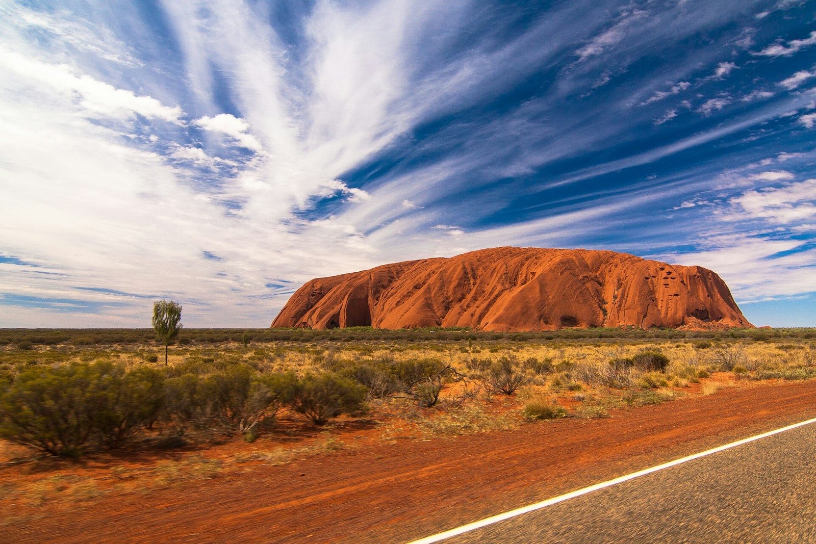 Uluru-1-unsplash