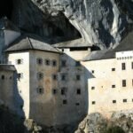 Σπήλαια Ποστόινα & Κάστρο Πρέντγιαμα: Η υπόγεια Σλοβενία που ζεις σαν ταινία