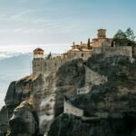 Οι 10 προορισμοί για την 25η Μαρτίου που θα σε κάνουν να τα μαζέψεις… σήμερα