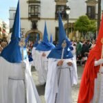 Πάσχα στον κόσμο: 10 εμπειρίες που δεν μοιάζουν με καμία άλλη (και αξίζει να ζήσεις έστω μία)