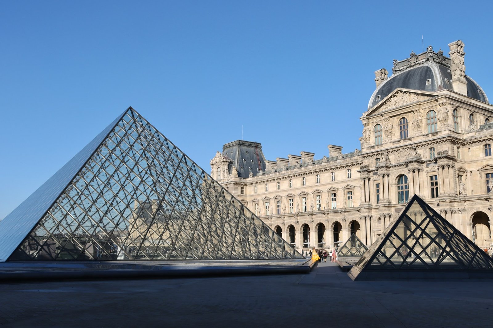 Louvre Museum-2-unsplash