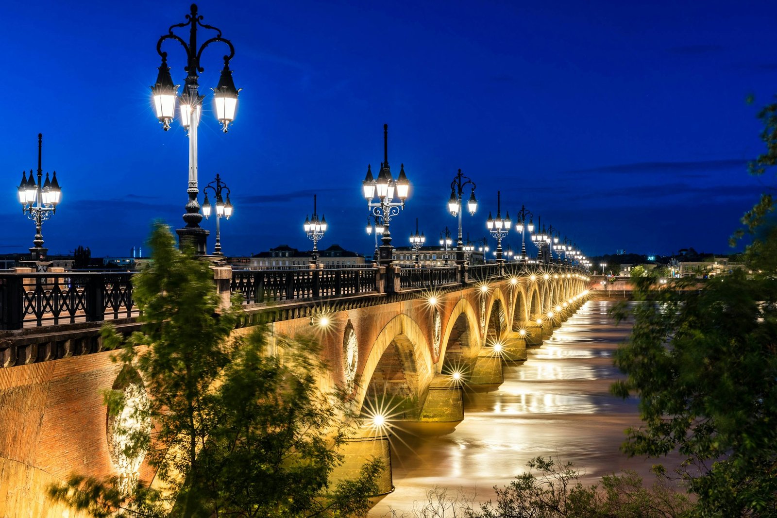 Μπορντό τον Μάιο: το ευρωπαϊκό μυστικό που δεν έχεις ανακαλύψει ακόμα