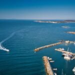 Ταξιδιωτικά νέα τελευταίας στιγμής πριν το Πάσχα: πού θα βρεις ακόμα φθηνά αεροπορικά και ακτοπλοϊκά εισιτήρια