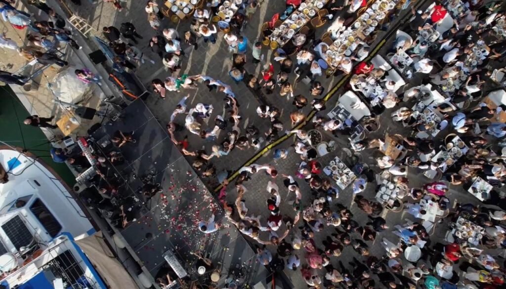 Πάσχα στην Πάρο 2026: η Κυριακή που η Νάουσα έγραψε ιστορία