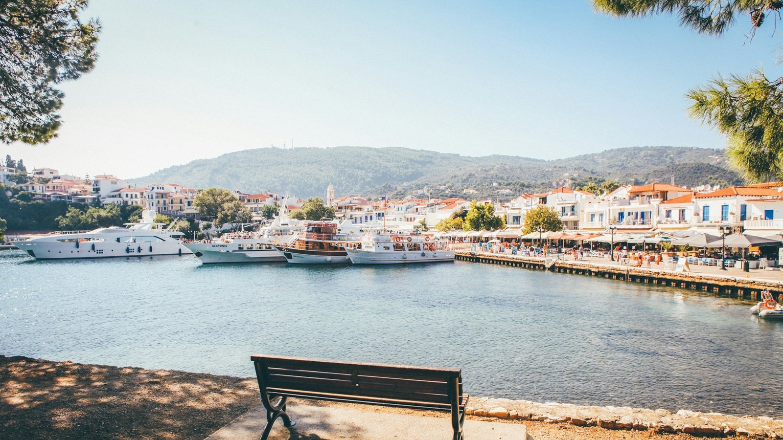 skiathos-harbor-1-unsplash