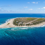 Ξεχασμένοι στον Παράδεισο: Η αληθινή ιστορία των ναυαγών που επέζησαν 15 χρόνια σε ένα νησί του Ινδικού Ωκεανού