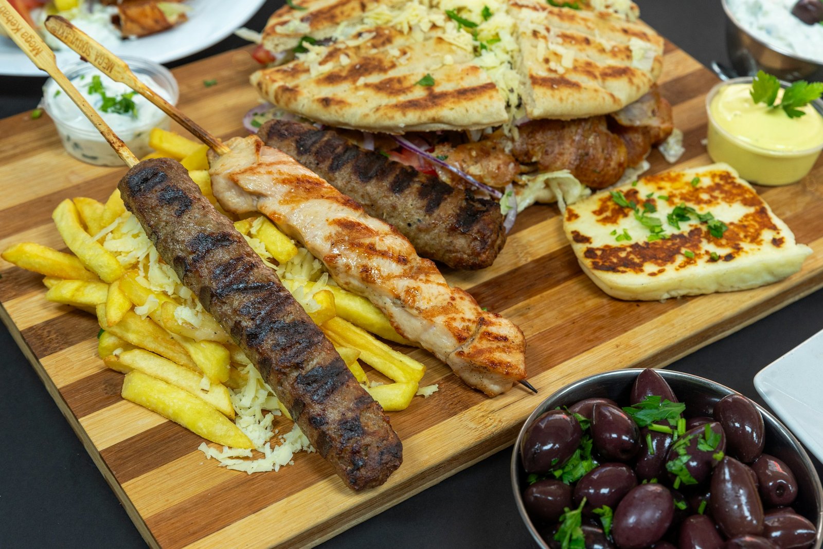 christopher-yiu-chung-greek-street-food-unsplash