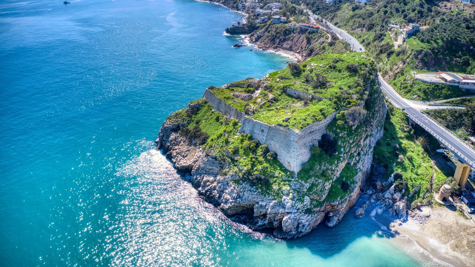 evangelos-mpikakis-heraklion-unsplash