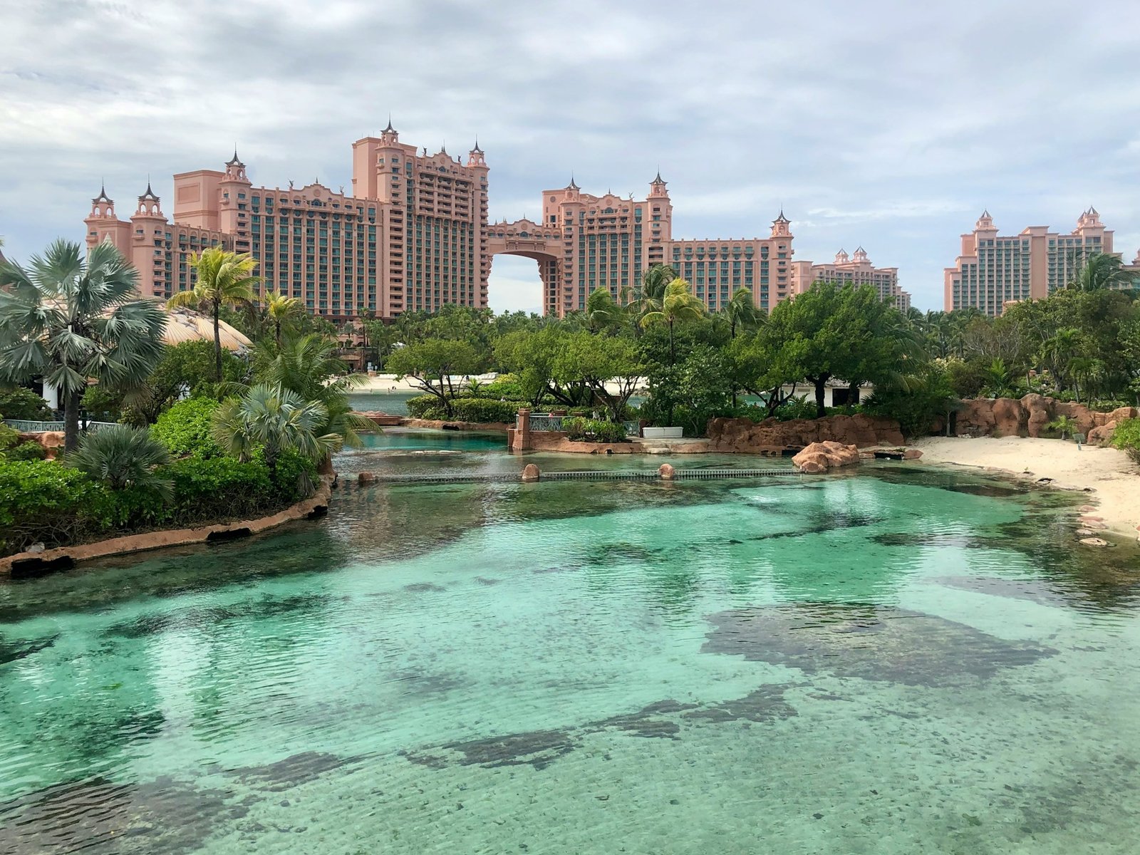 isabella-smith-paradise-island-1-unsplash