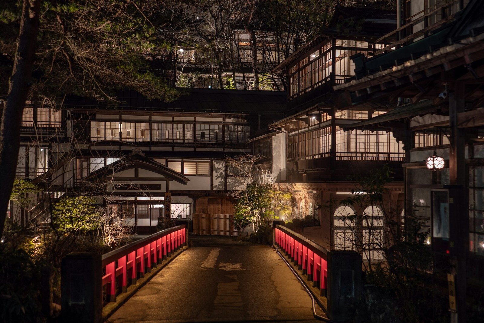 michael-bai-Ryokan-japan-unsplash