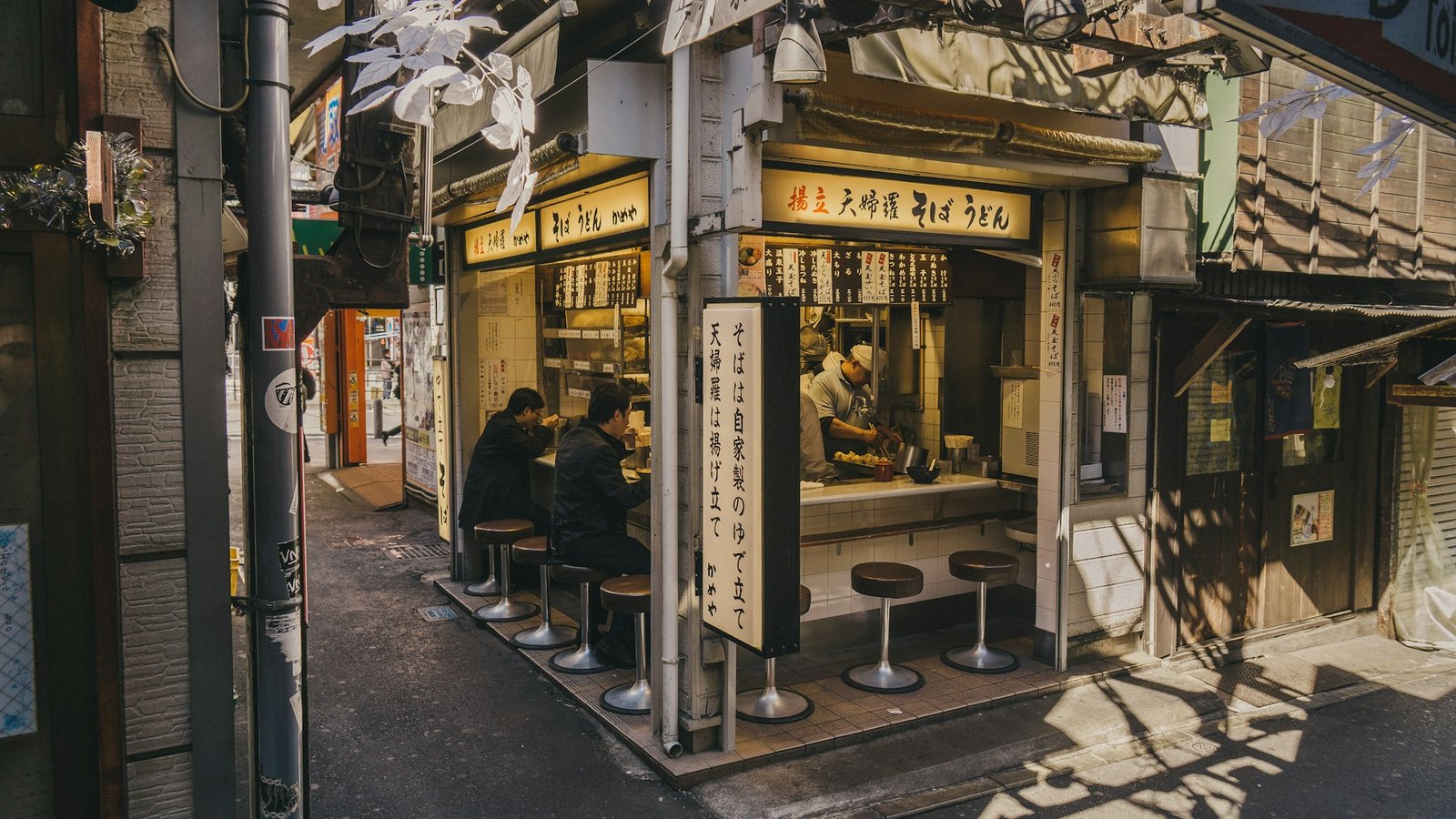 michael-gluzman-4japan-street-food–unsplash