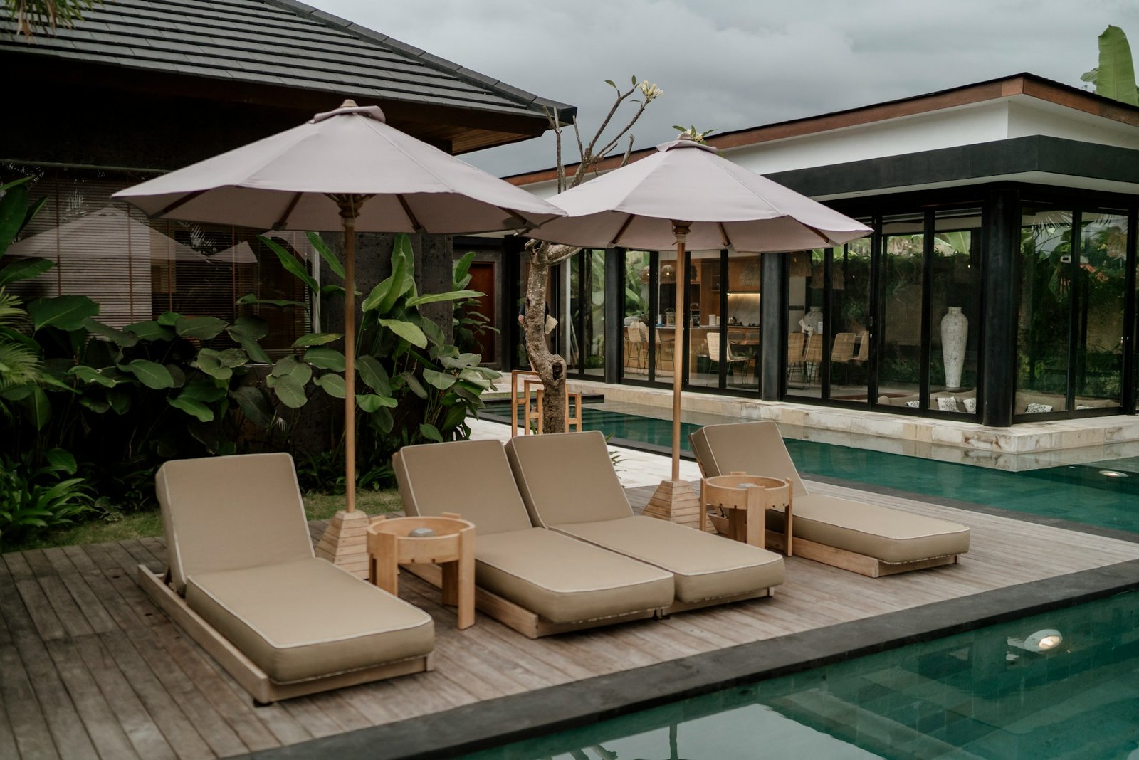 nerissa-j-5YaD_bali-hotels-unsplash