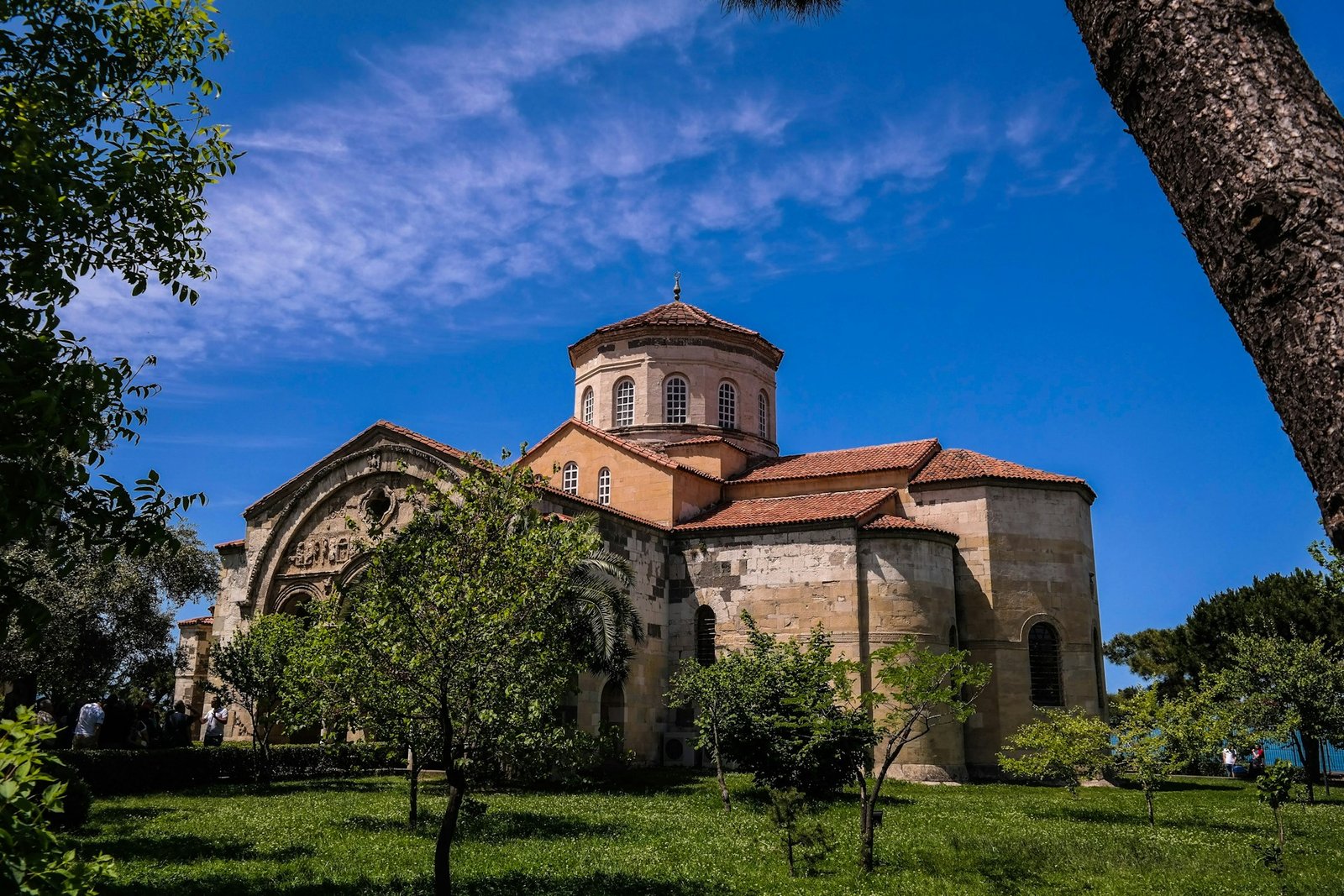 shahen-trabzon-hagia-sofia-1unsplash