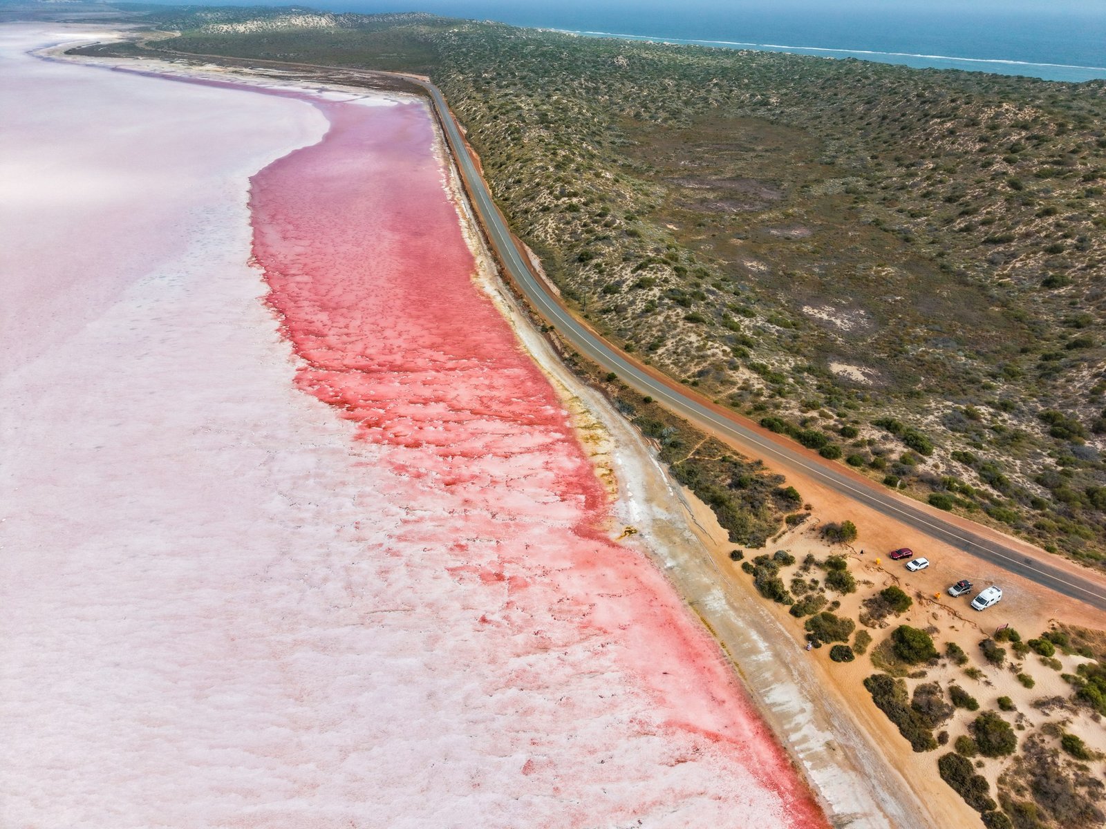 chengbo-zheng-Lake Hillier-unsplash