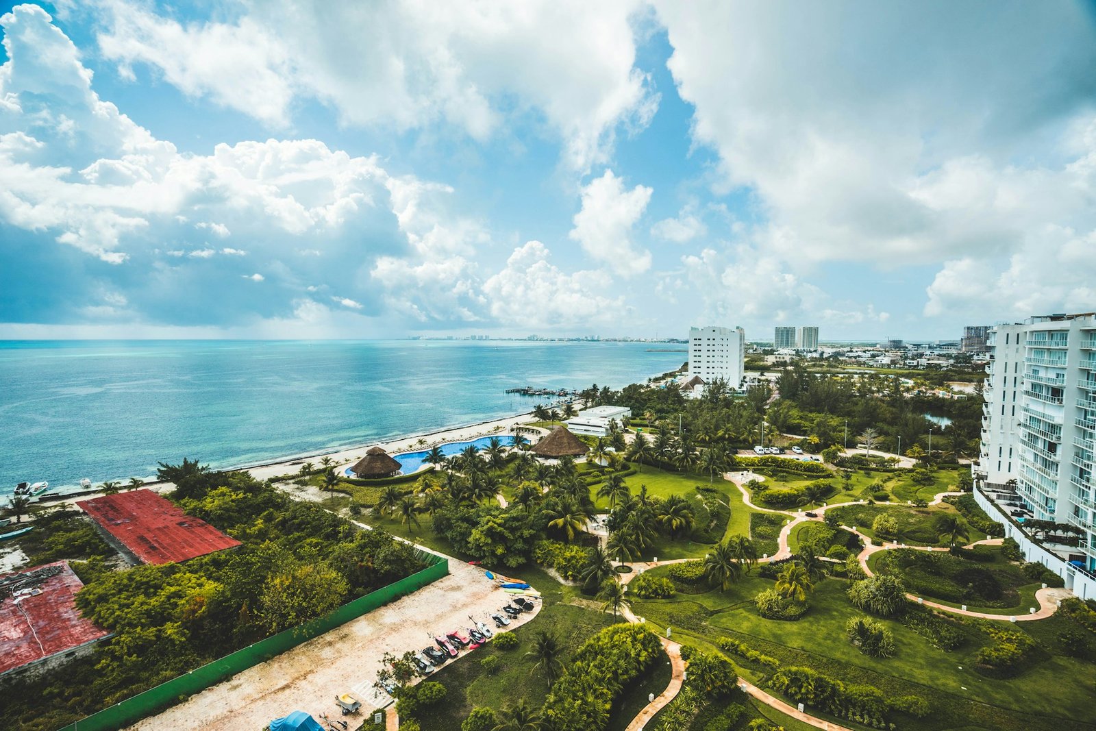 joseph-barrientos-cancun-unsplash