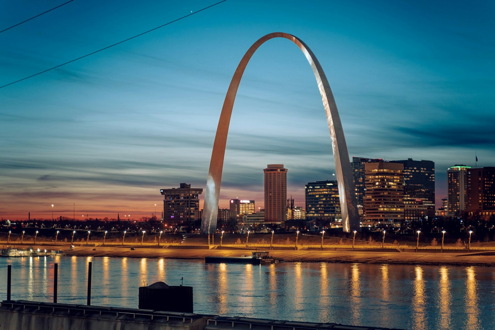 kenny-nguy-n-gateaway-arch-unsplash