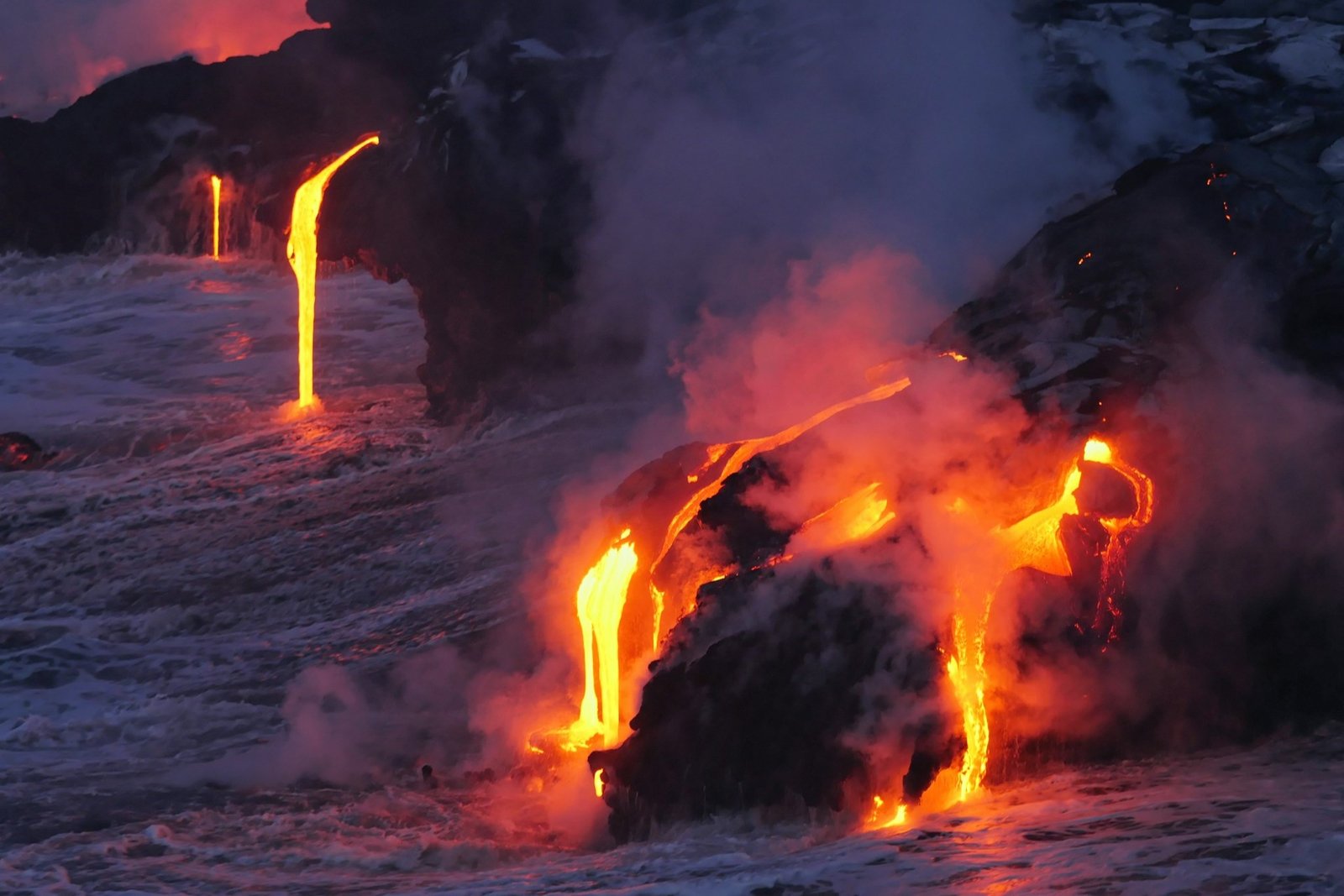 marc-szeglat-hawaii-volcano-unsplash